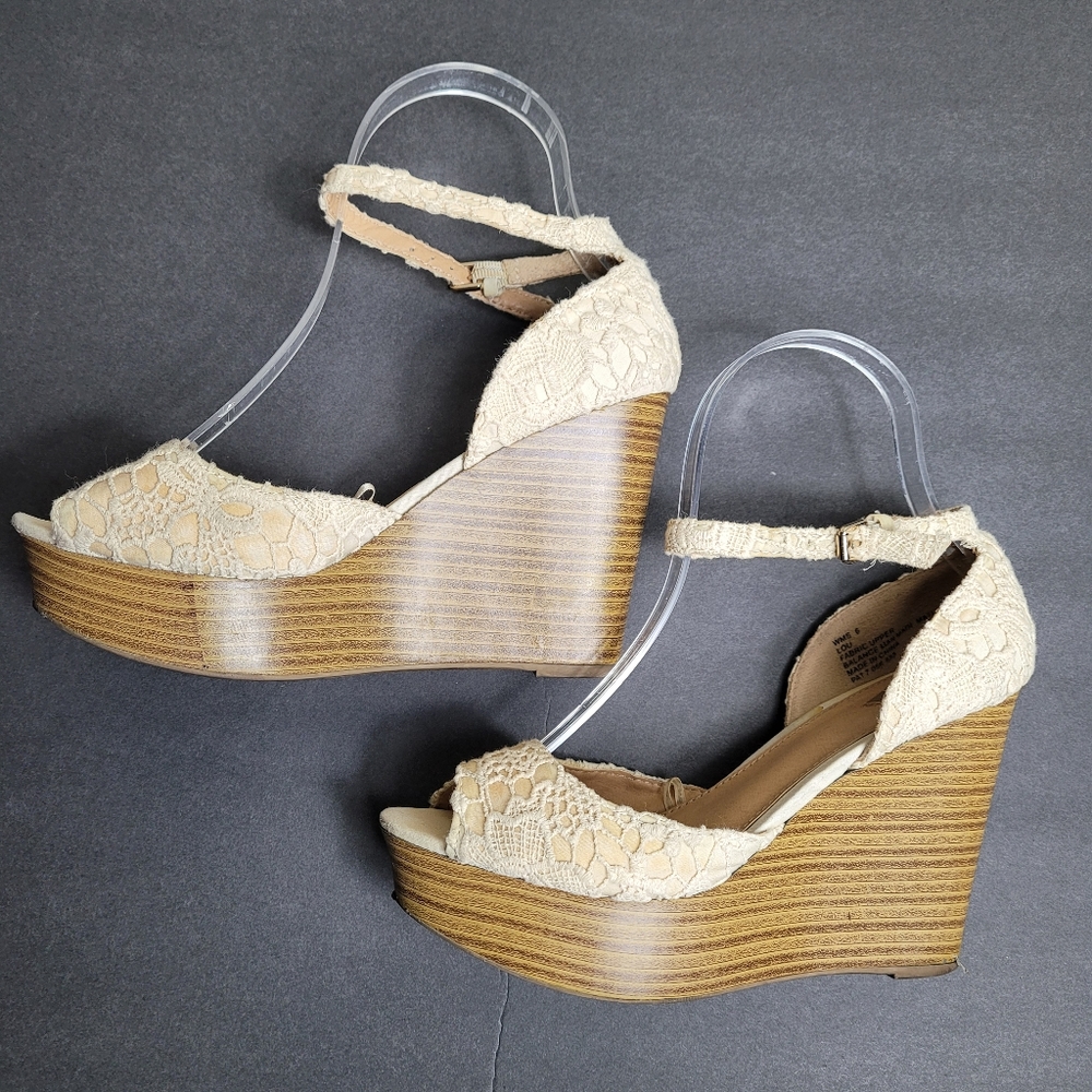 Report Wedge Sandal